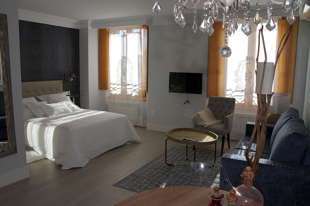 Suite (B)