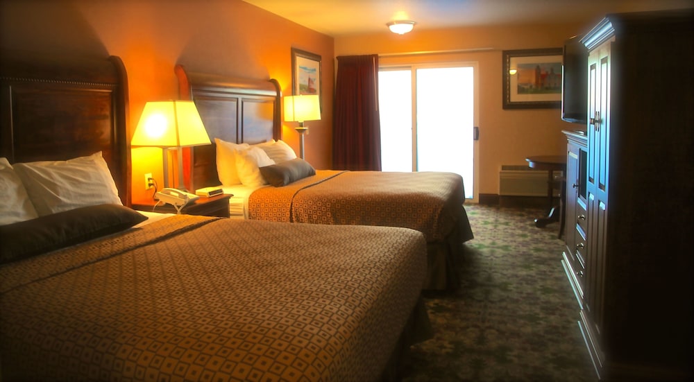 Deluxe Room, 2 Queen Beds, Balcony, Lake View photo 1