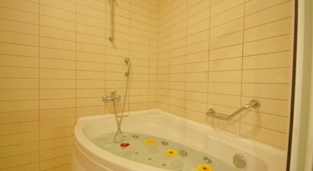 Royal Suite photo 2