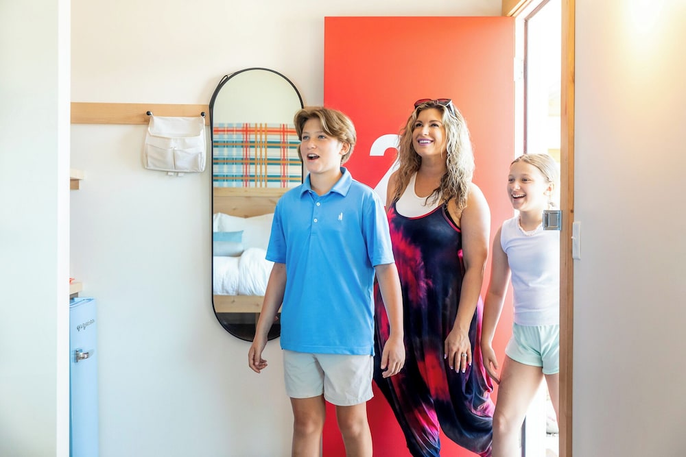 Family Room - Photo 15