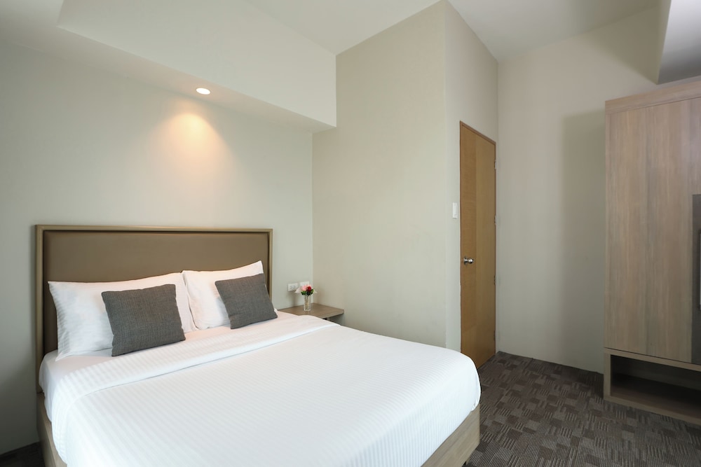 Executive Suite, 2 Bedrooms, Non Smoking, City View