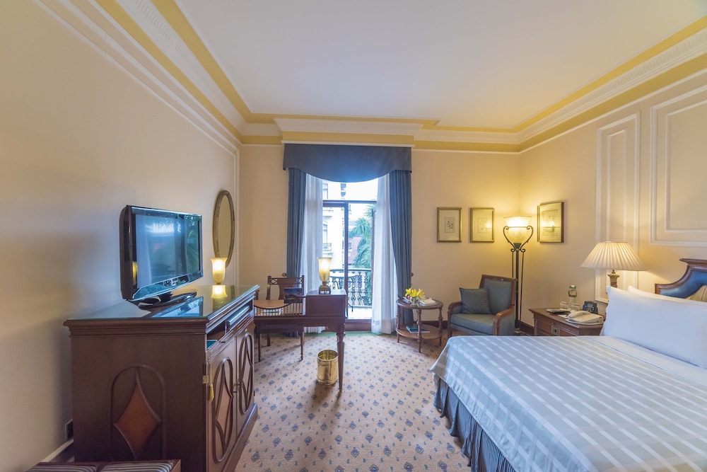 Premier Room, Balcony