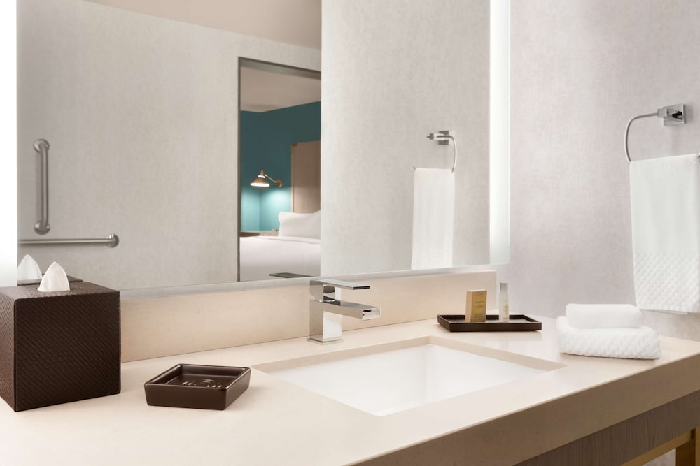 Suite, 1 Bedroom, Accessible, Bathtub