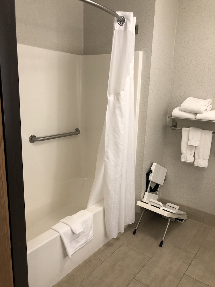 Standard Room, 1 King Bed, Accessible (Communication, Accessible Tub) - Photo 4