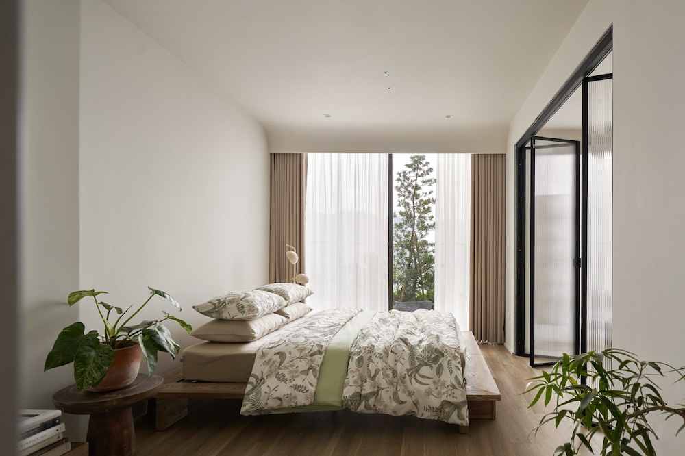 Premier Studio, Balcony, City View photo 1