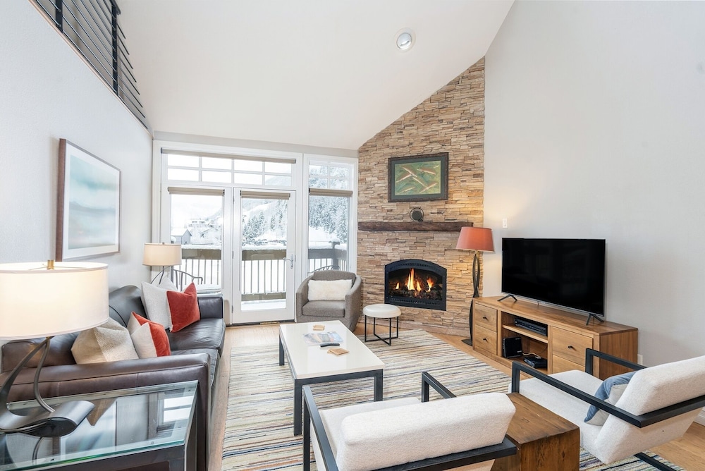 Condo, 3 Bedrooms