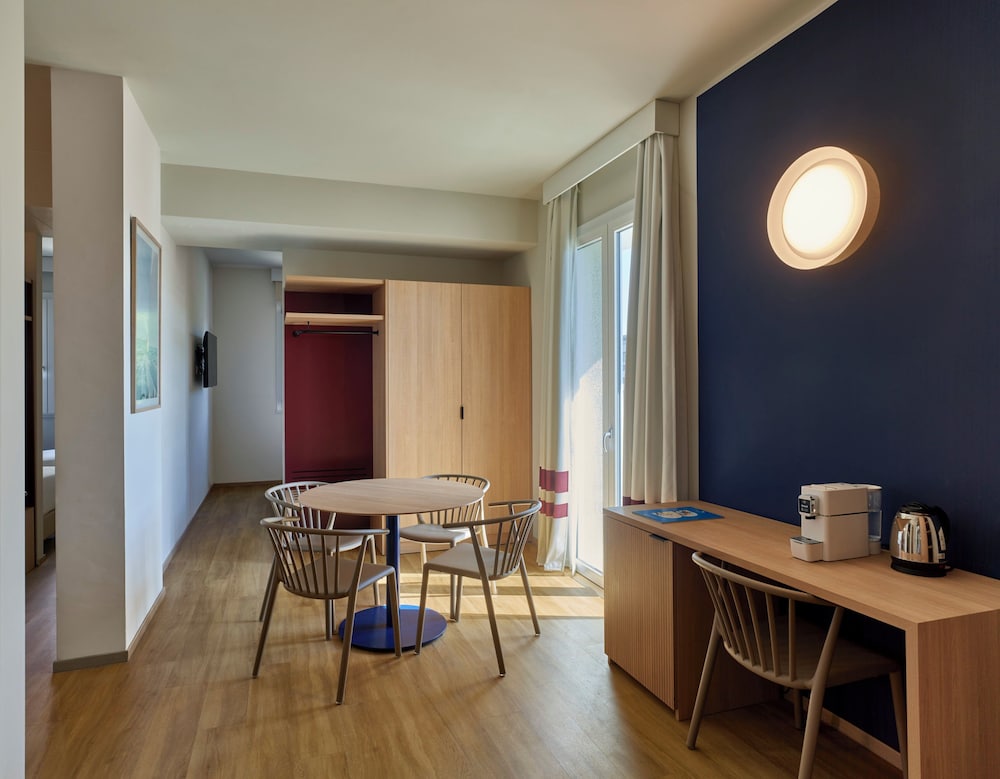 Junior Studio Suite photo 3