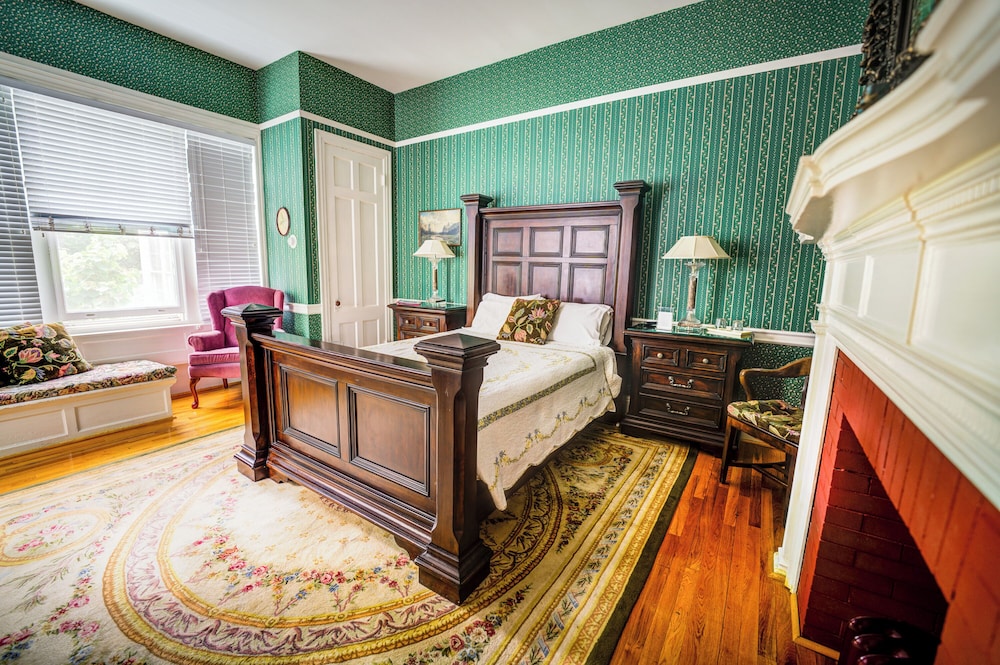 Executive Room, 1 Queen Bed