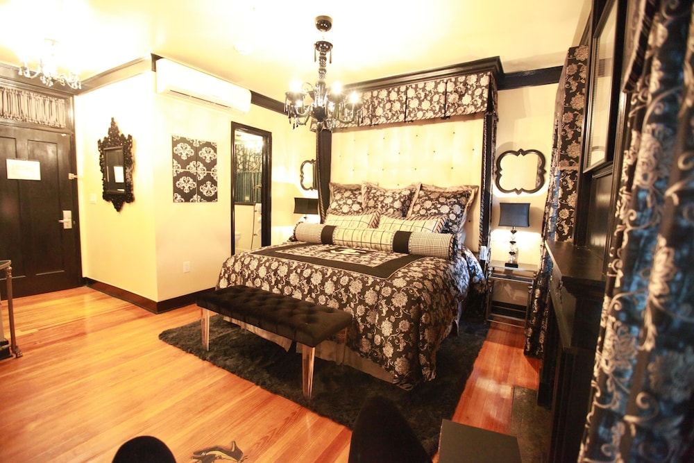 Standard Room, 1 King Bed - Photo 3