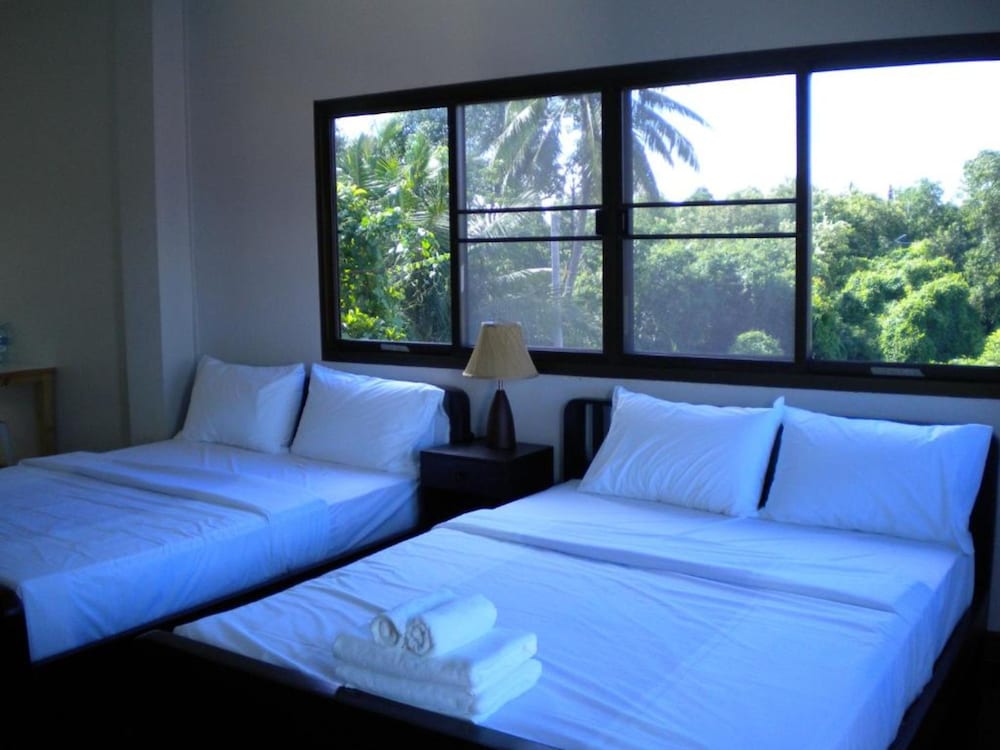 Large Double or Twin Room photo 1
