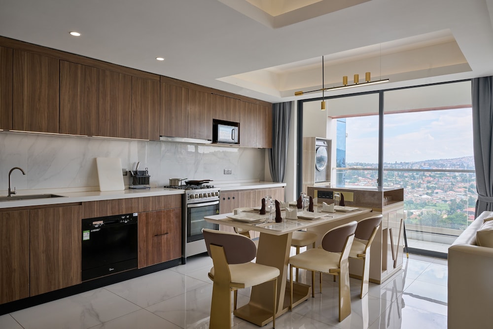 Elite Duplex, 4 Bedrooms, Patio, City View photo 3