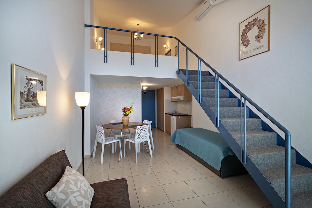Standard Apartment, Partial Sea View photo 2