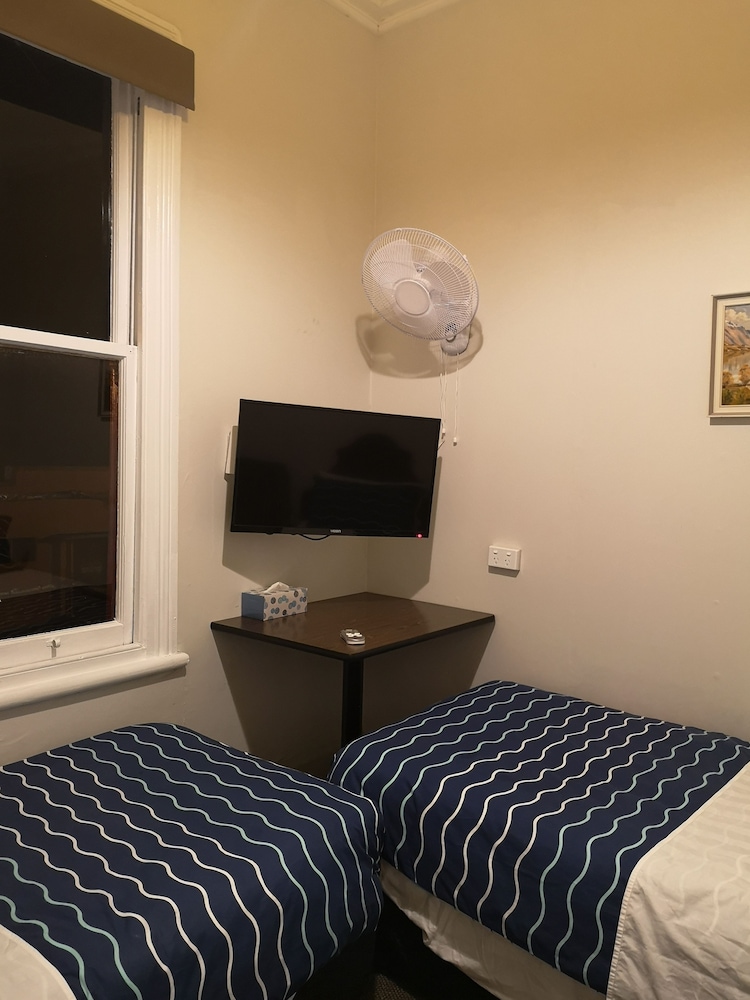 Standard Double or Twin Room photo 3