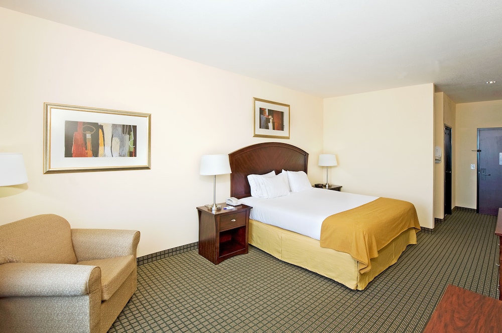 Standard Room, 1 King Bed - Photo 4