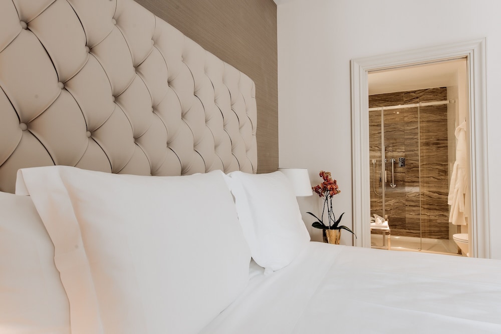 Comfort Room, 1 Queen Bed