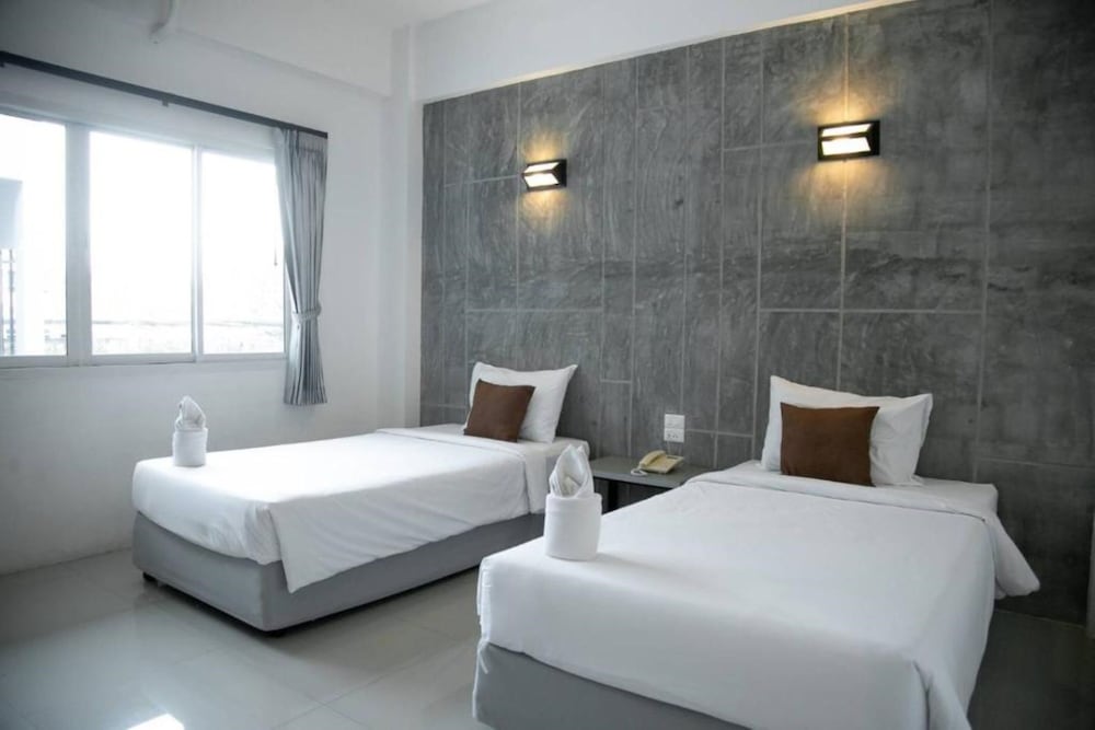 Deluxe Twin Room photo 3