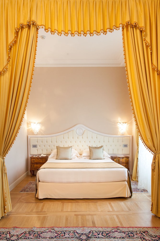 Deluxe Double or Twin Room - Photo 3