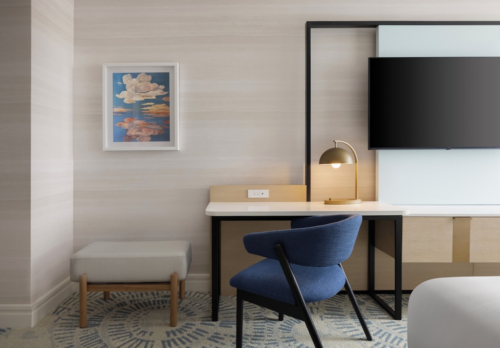 Junior Suite, 1 King Bed, Accessible (Roll-In Shower) - Photo 1