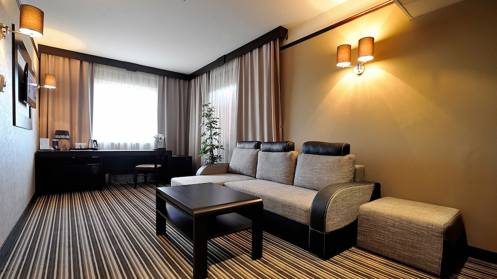 Senior Suite - Photo 3