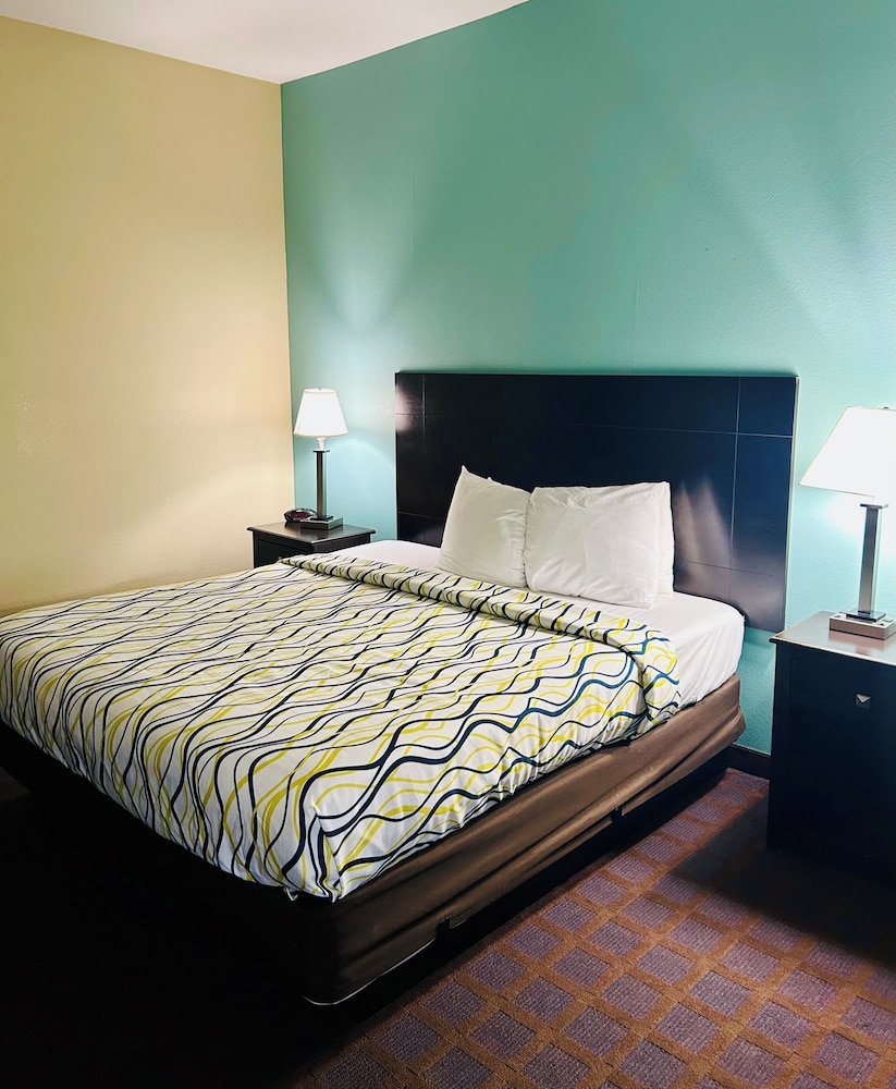 Standard Room, 1 King Bed