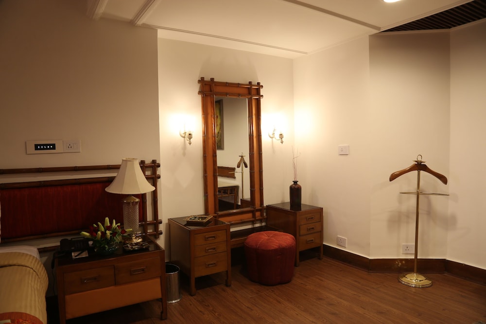 Suite (Ashok Heritage)