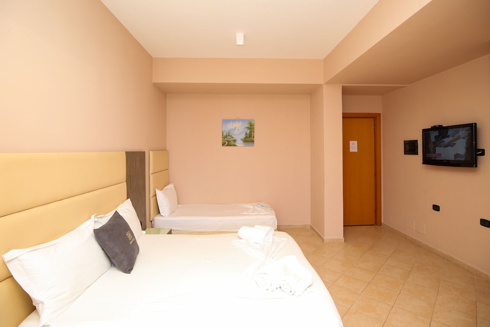 Deluxe Triple Room, Sea View photo 2