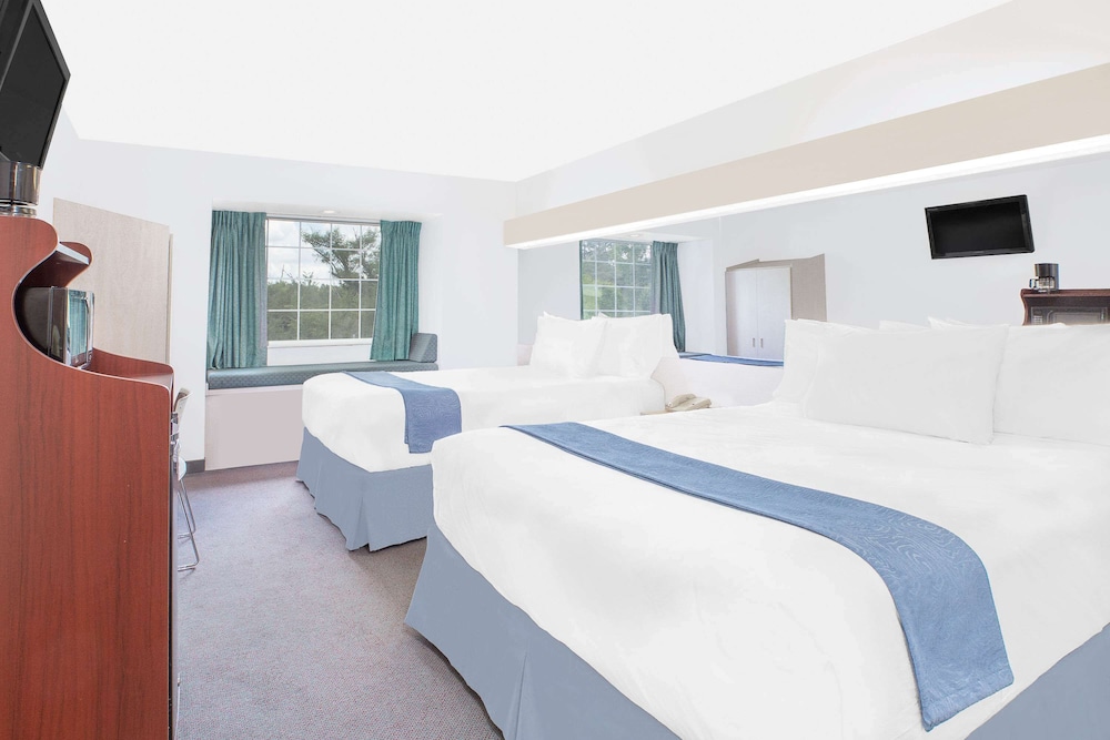 Room, 2 Queen Beds, Accessible, Non Smoking - Photo 1
