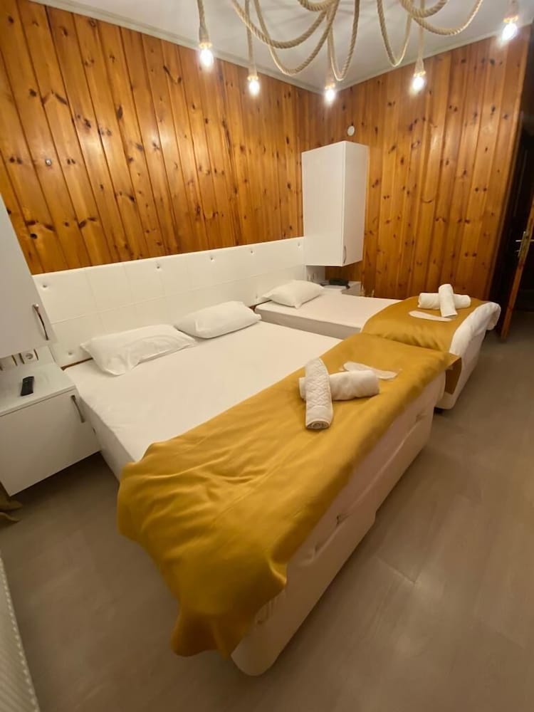 Economy Double Room, 1 Bedroom, Non Smoking, River View photo 3