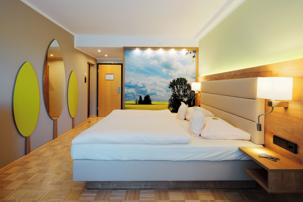 Deluxe Double Room (Landseite)