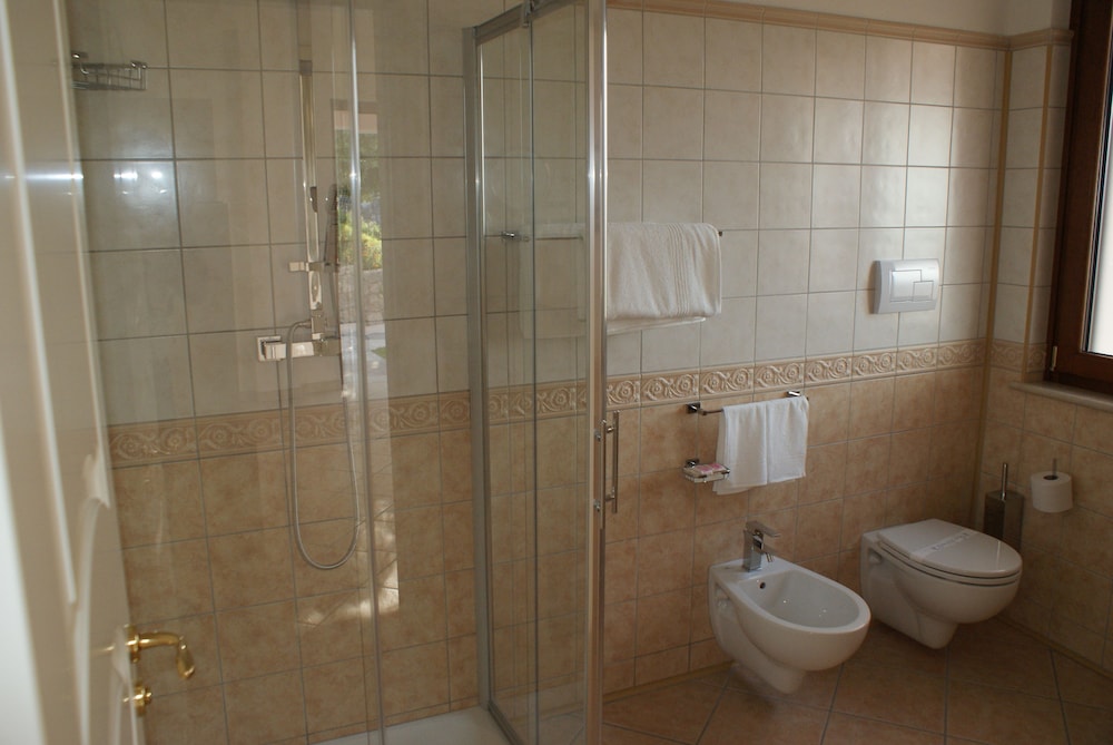 Elite Quadruple Room - Photo 4