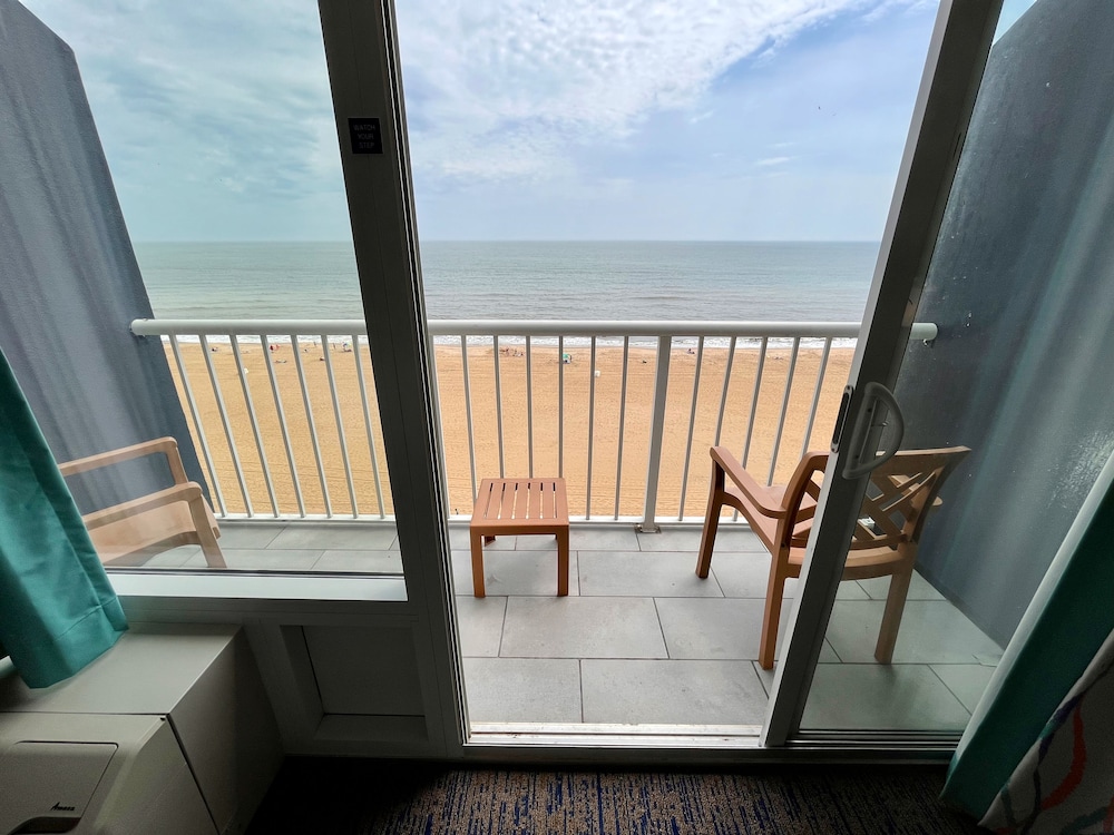 Premium Room, 2 Queen Beds, Oceanfront (High Floor) - Photo 5
