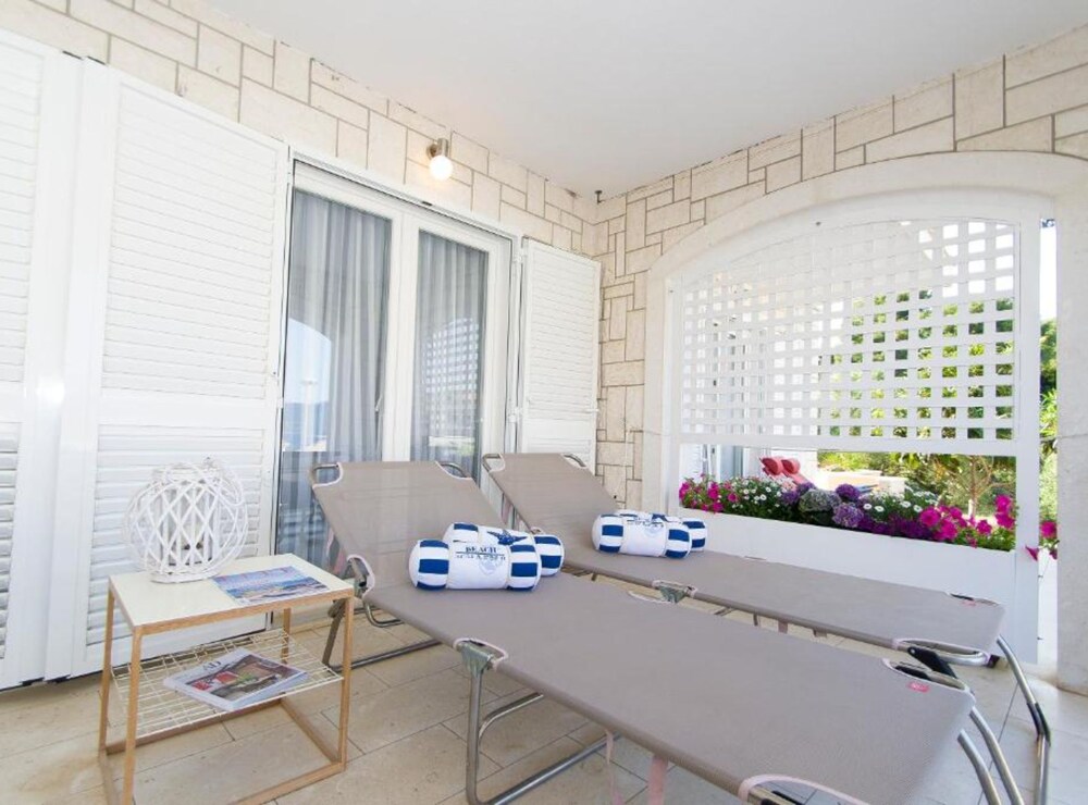 Apartment (Apartments Villa Olea - Apartment wit) photo 2