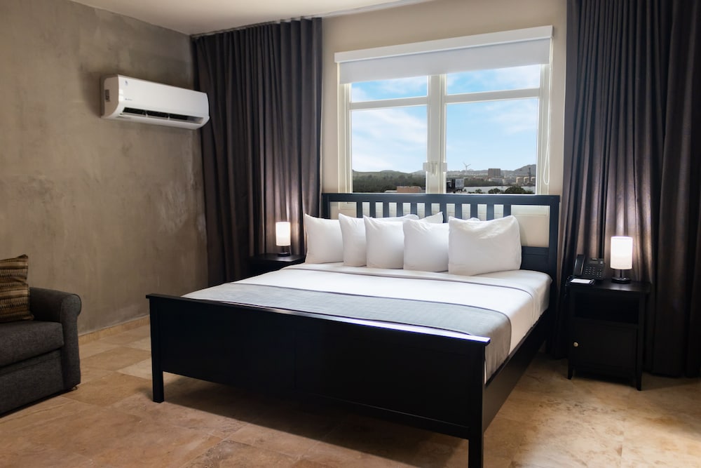 The Signature Suite - Photo 1