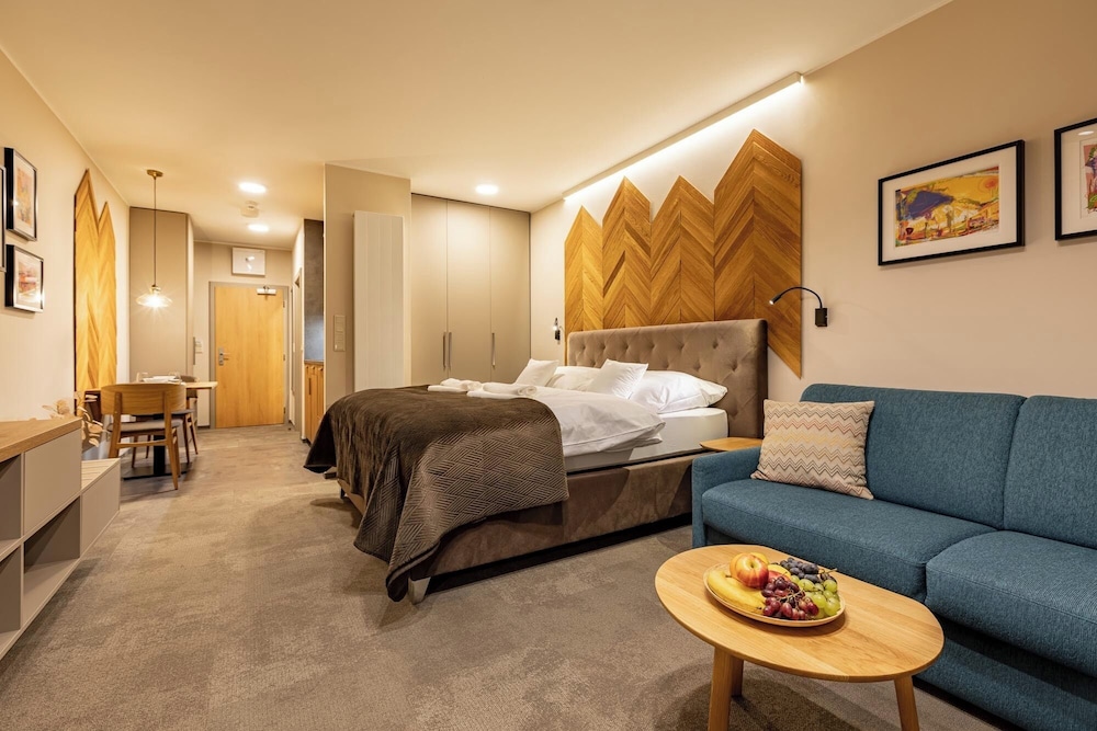 Deluxe Studio Suite