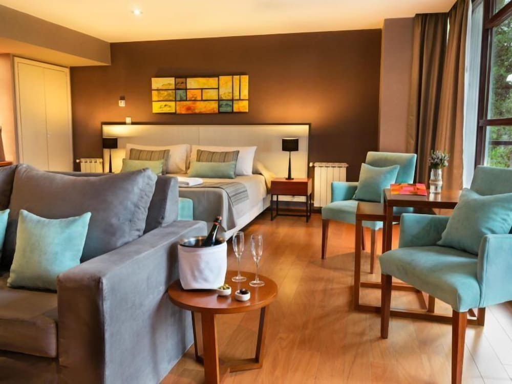 Deluxe Suite, Lake View photo 1