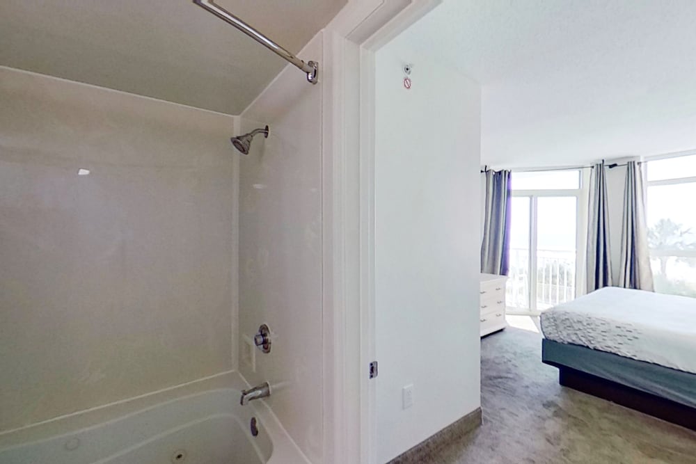 Condo, 3 Bedrooms (Oceanfront) photo 3