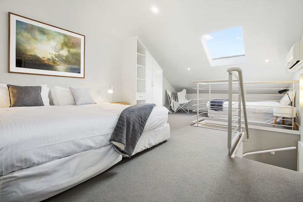 Two Storey Open Plan Apartment photo 1
