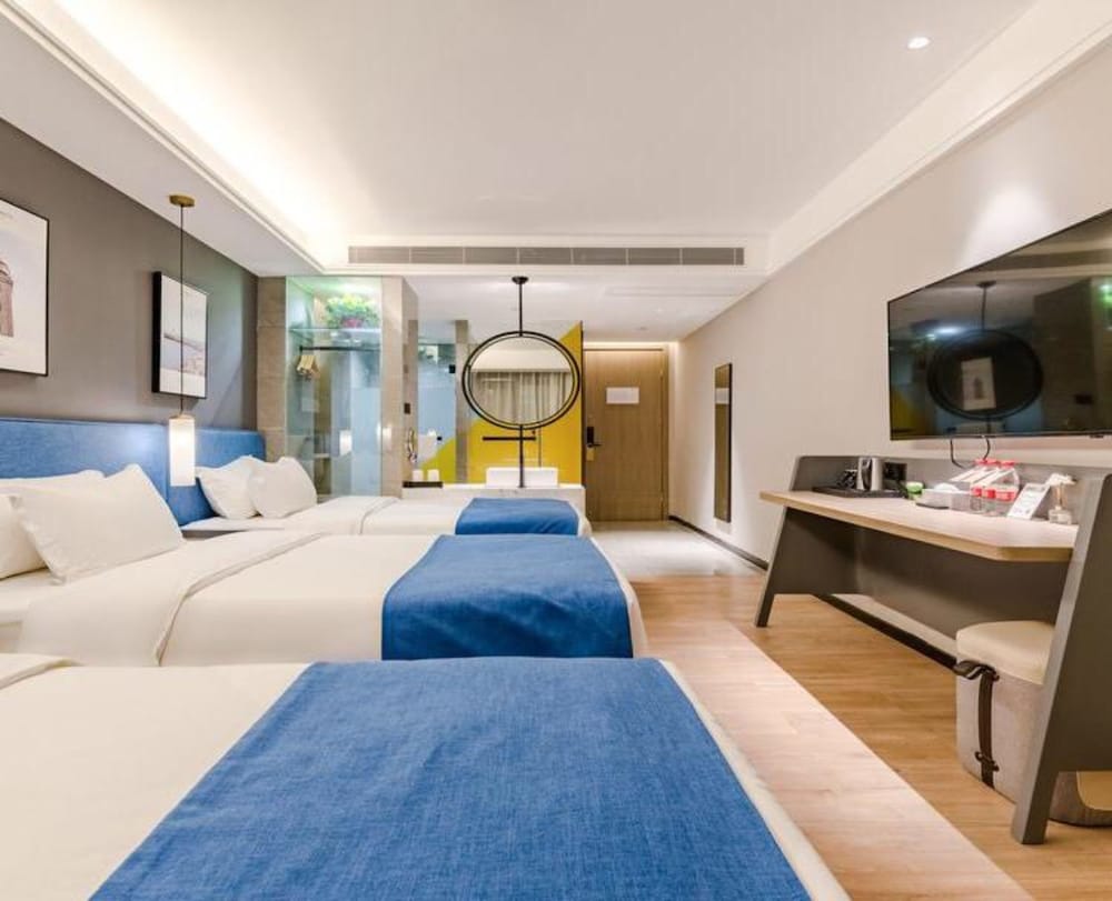 Standard Triple Room (Mainland Chinese Citizen Only) photo 2