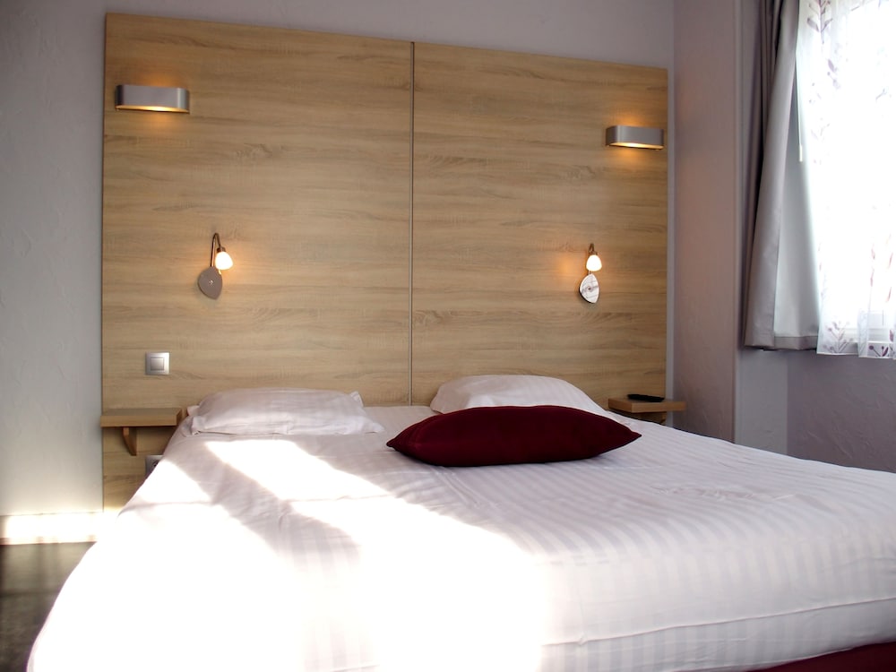 Standard Double Room - Photo 3