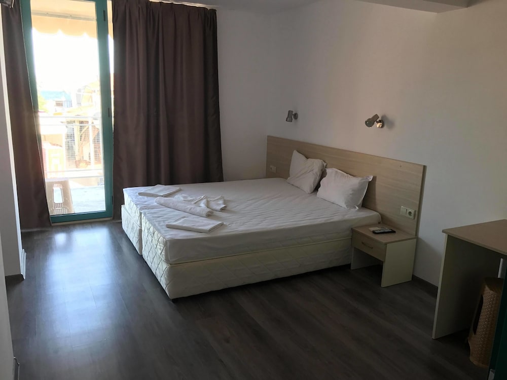 Vip Studio (2 People)
