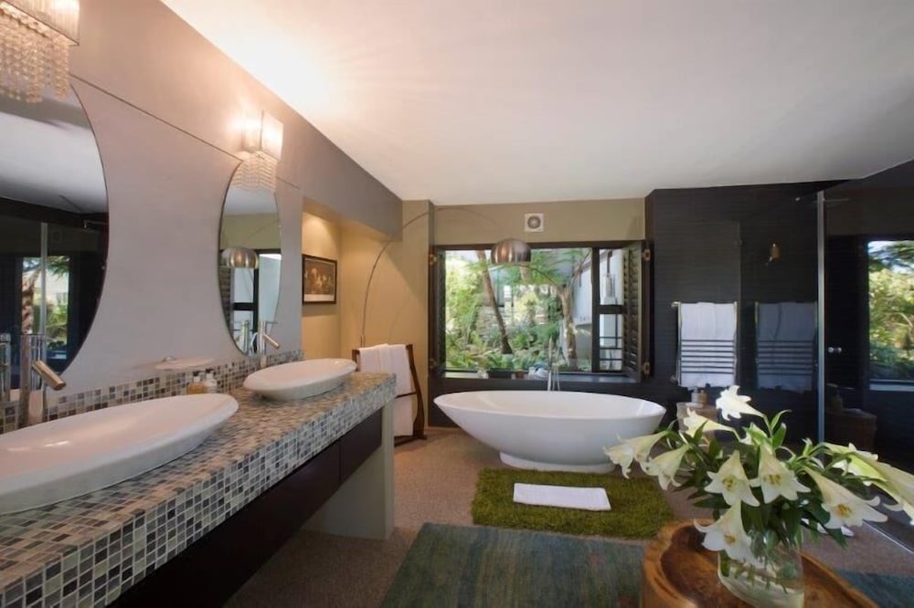 Luxury Lagoon Facing Executive Suites photo 2