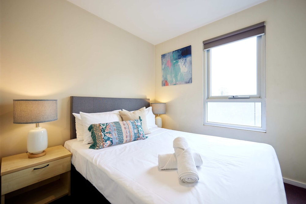 Deluxe One Bedroom Apartment - Photo 4