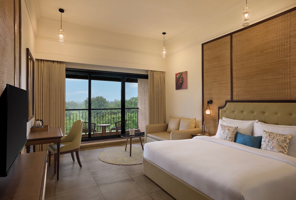 Premium Room, 1 King Bed with Sofa bed, Balcony - Photo 1