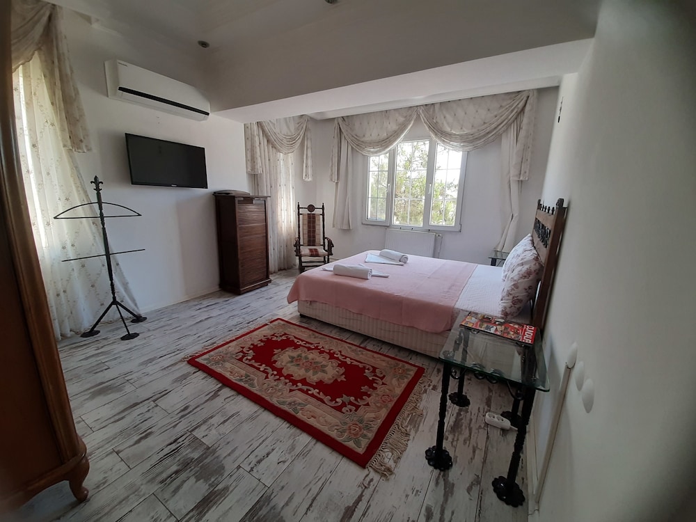 Standard Room, Jetted Tub