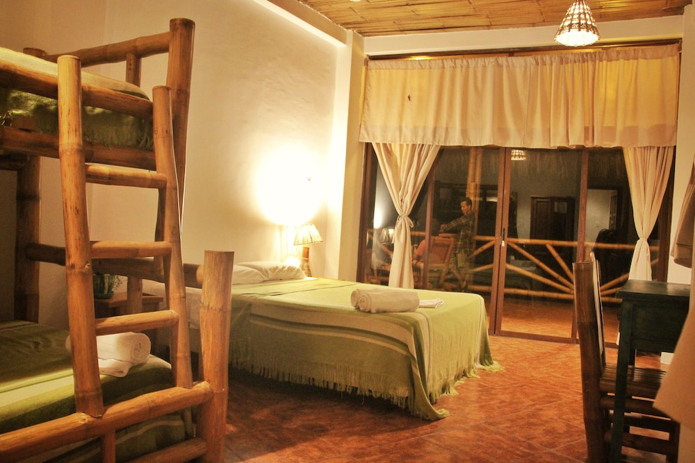 Family Room, Multiple Beds photo 2