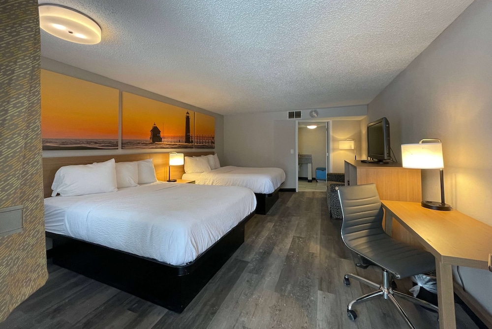 Business Room, 2 Queen Beds, Non Smoking - Photo 1