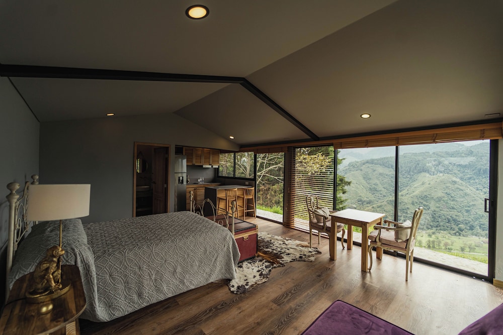 Deluxe Cabin, Mountain View photo 1