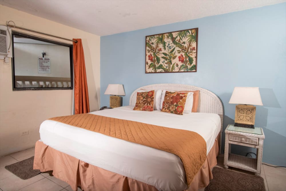 Superior Room, 1 King Bed, Balcony, Hill View