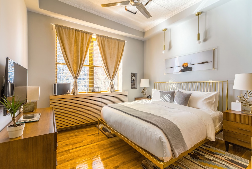 Deluxe Loft Suite