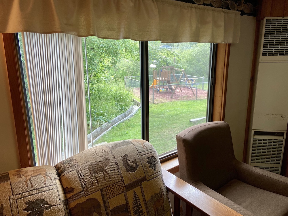 Cabin 11 (Twin Beds After Labor Day) photo 2